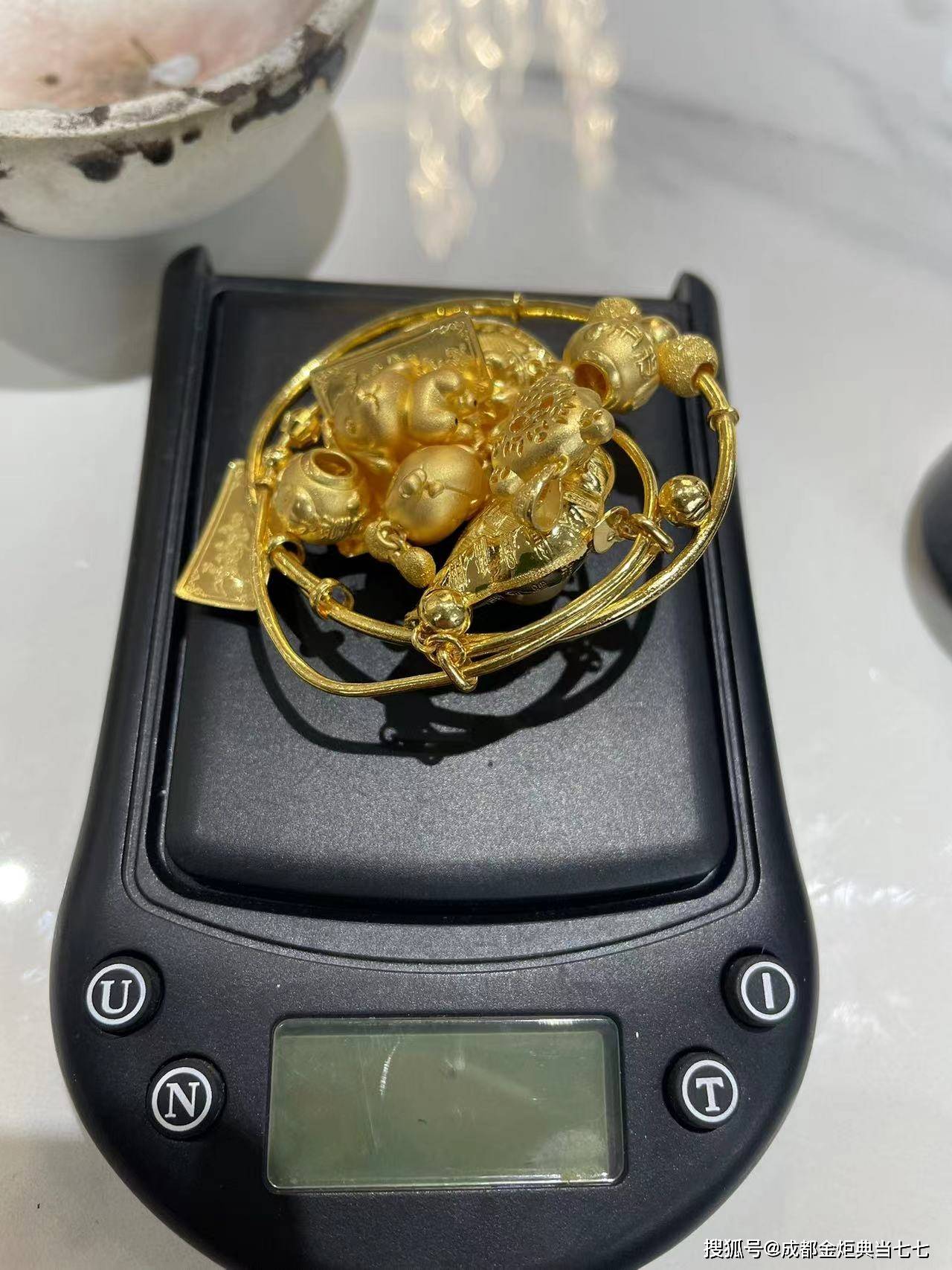 衢州最新24小时上门回收金价方法分析(最方便真实的衢州24小时上门回收黄金方法)